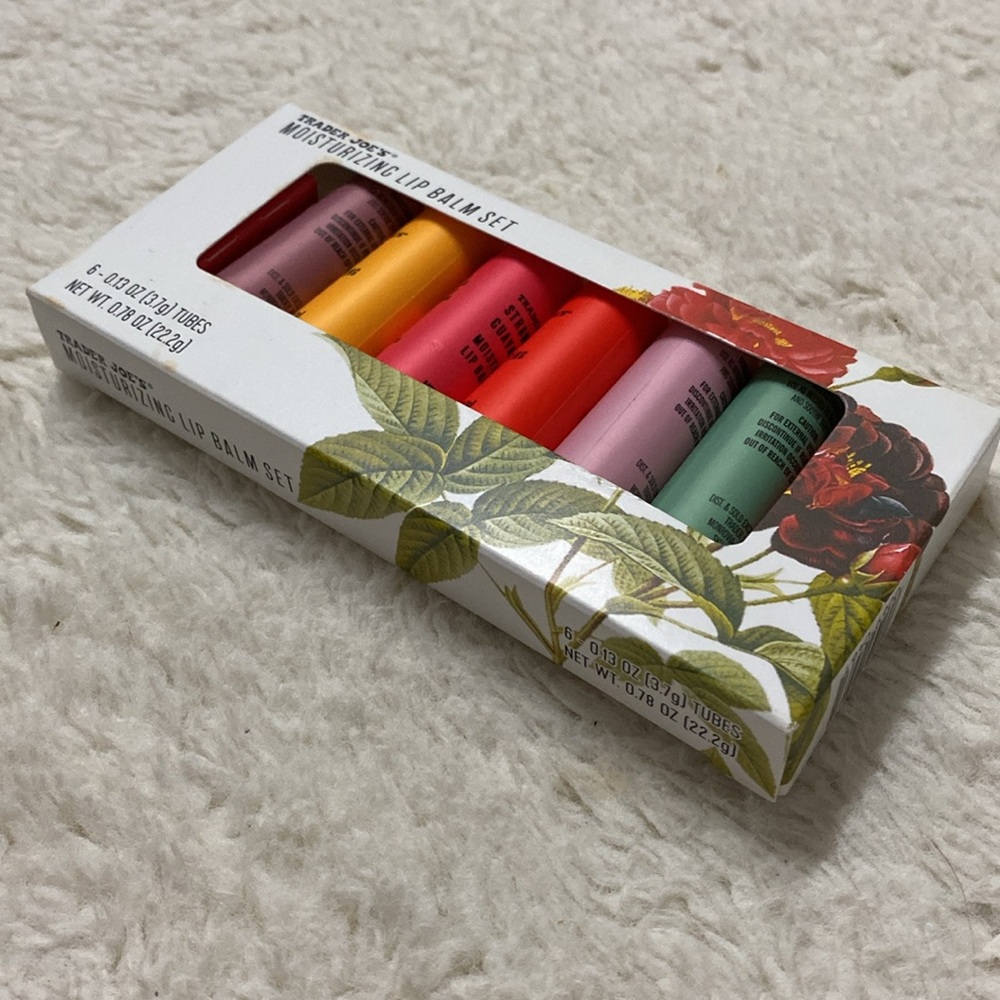 ❤️ Trader Joe’s Moisturizing Lip Balm Set New in Box - Picture 4 of 4